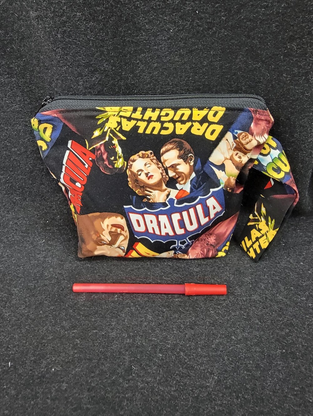 Vintage-Look Dracula Vampire Cosmetic Bag Wristlet New